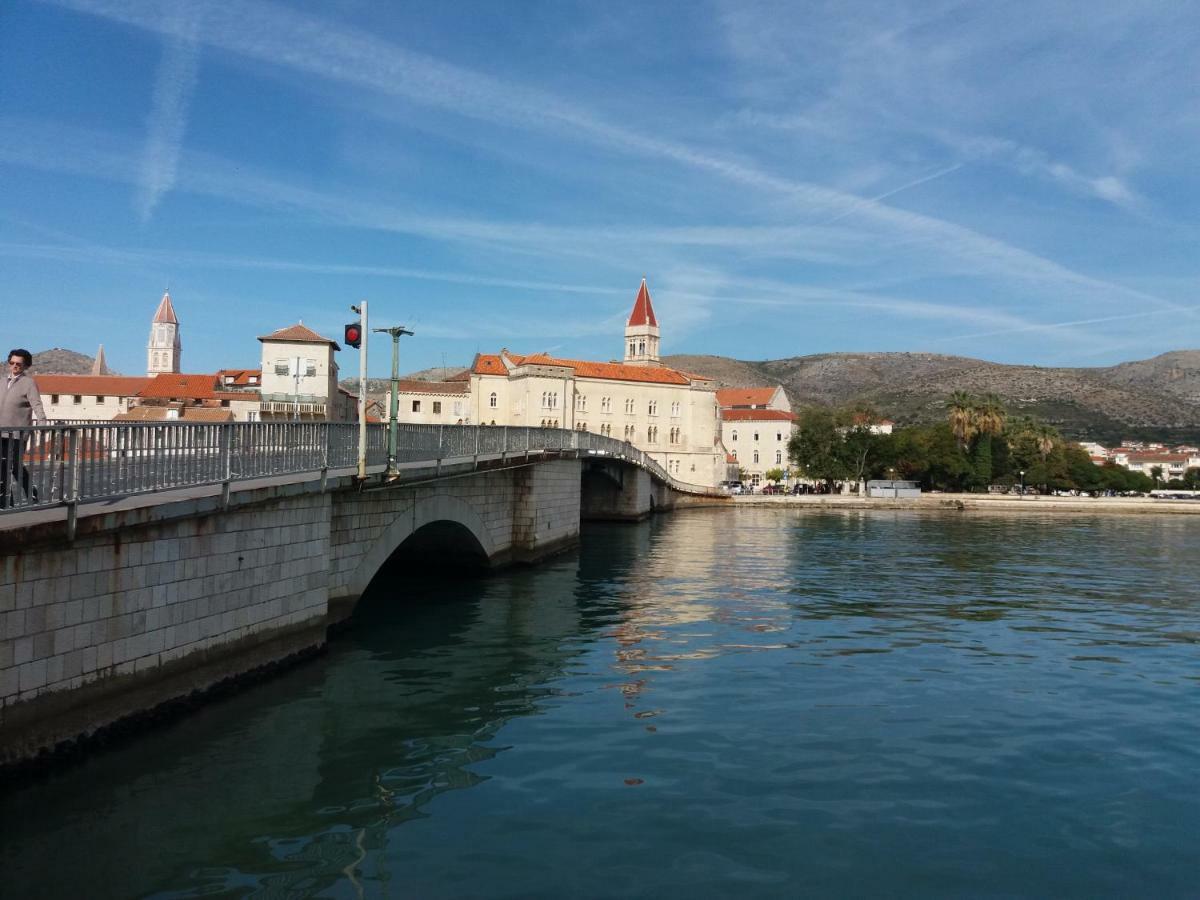 Apartman Zora Trogir Exterior foto